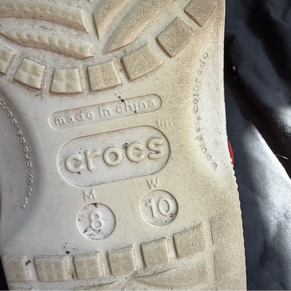 Crocs Peanuts Collab M8/W10 - Picture 4 of 5